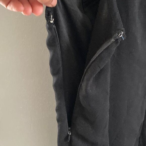 Sleeveless Black Dress with Embellished Collar Medium - Picture 5 of 6